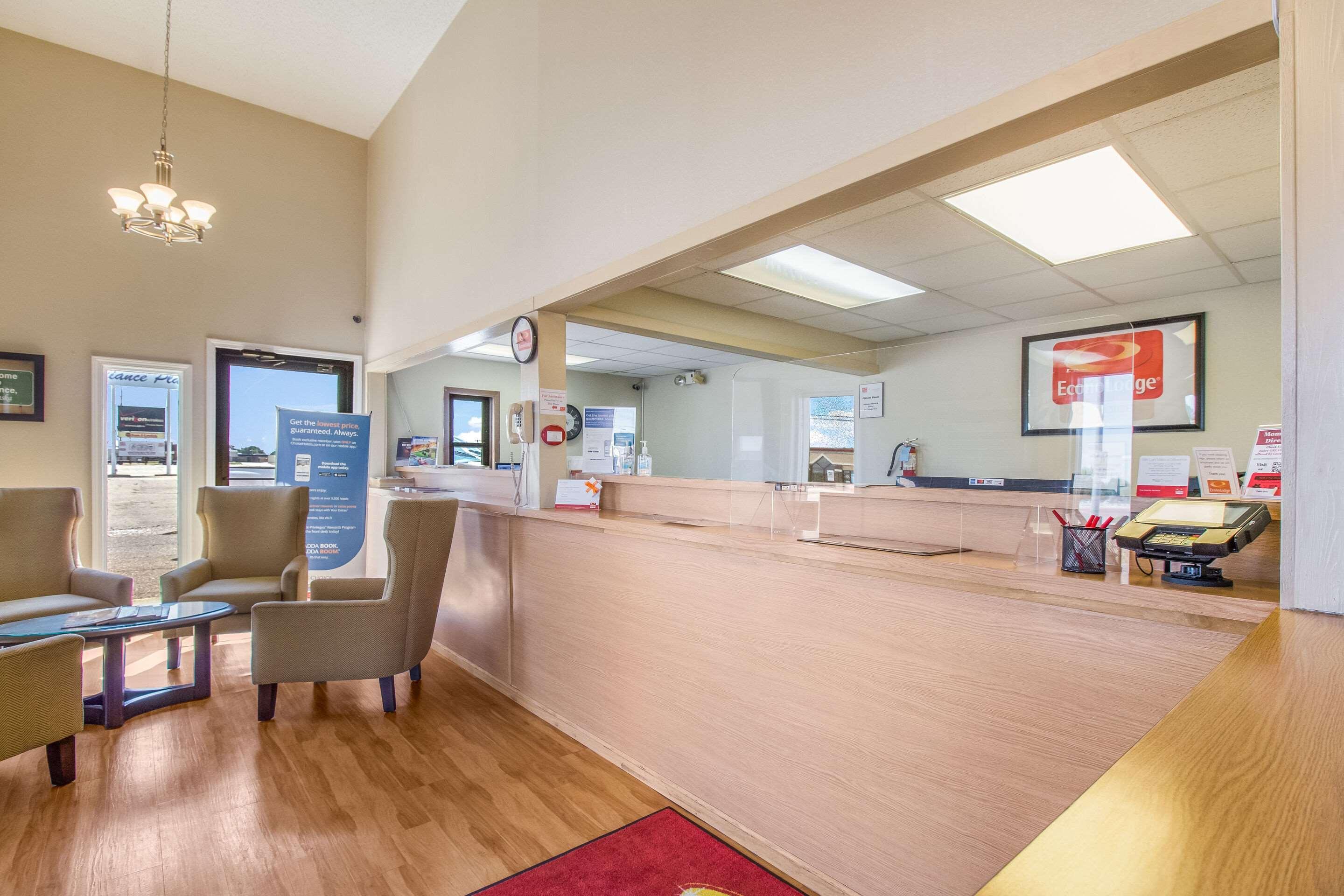 Econo Lodge Альянс Екстер'єр фото
